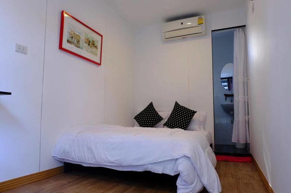 Oyo 673 Nice Sleep Box Hotel Чиангмай Экстерьер фото