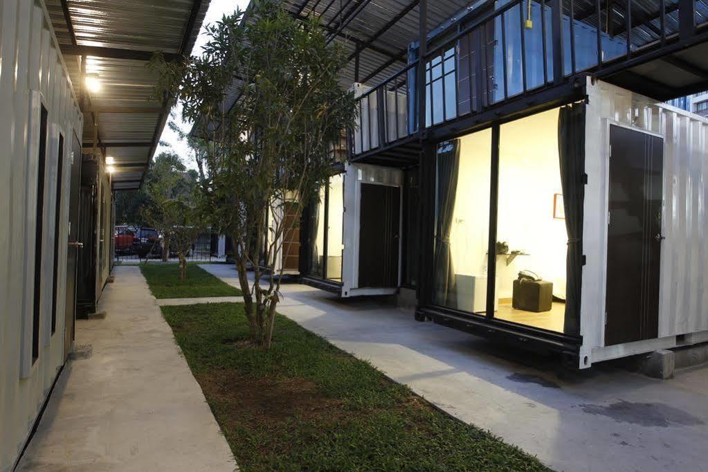 Oyo 673 Nice Sleep Box Hotel Чиангмай Экстерьер фото
